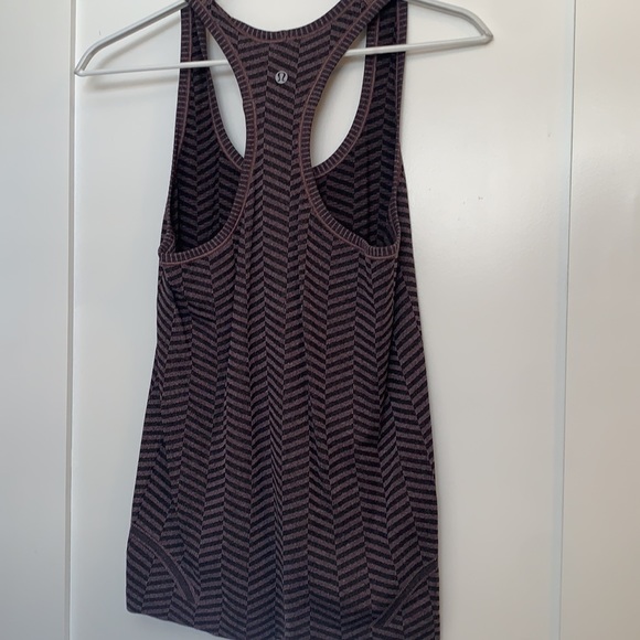 Lululemon size 6 tank - Picture 5 of 8